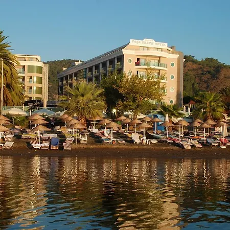 باشا بيتش فندق