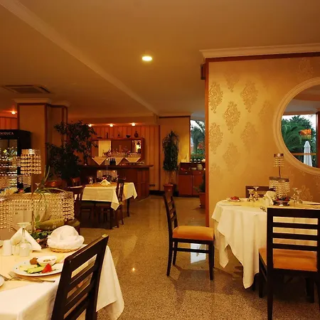 Pasa 酒店 马尔马里斯