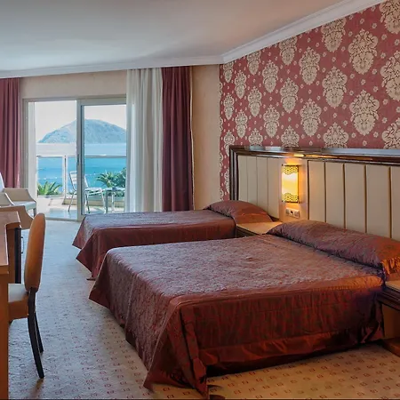 Hotel Pasa 4*
